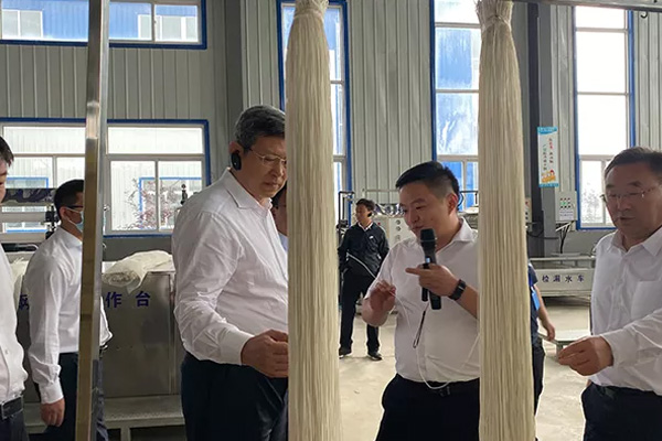 内蒙古自治区党委常委、通辽市委书记孟宪东携考察团到开云app官方在线入口考察指导